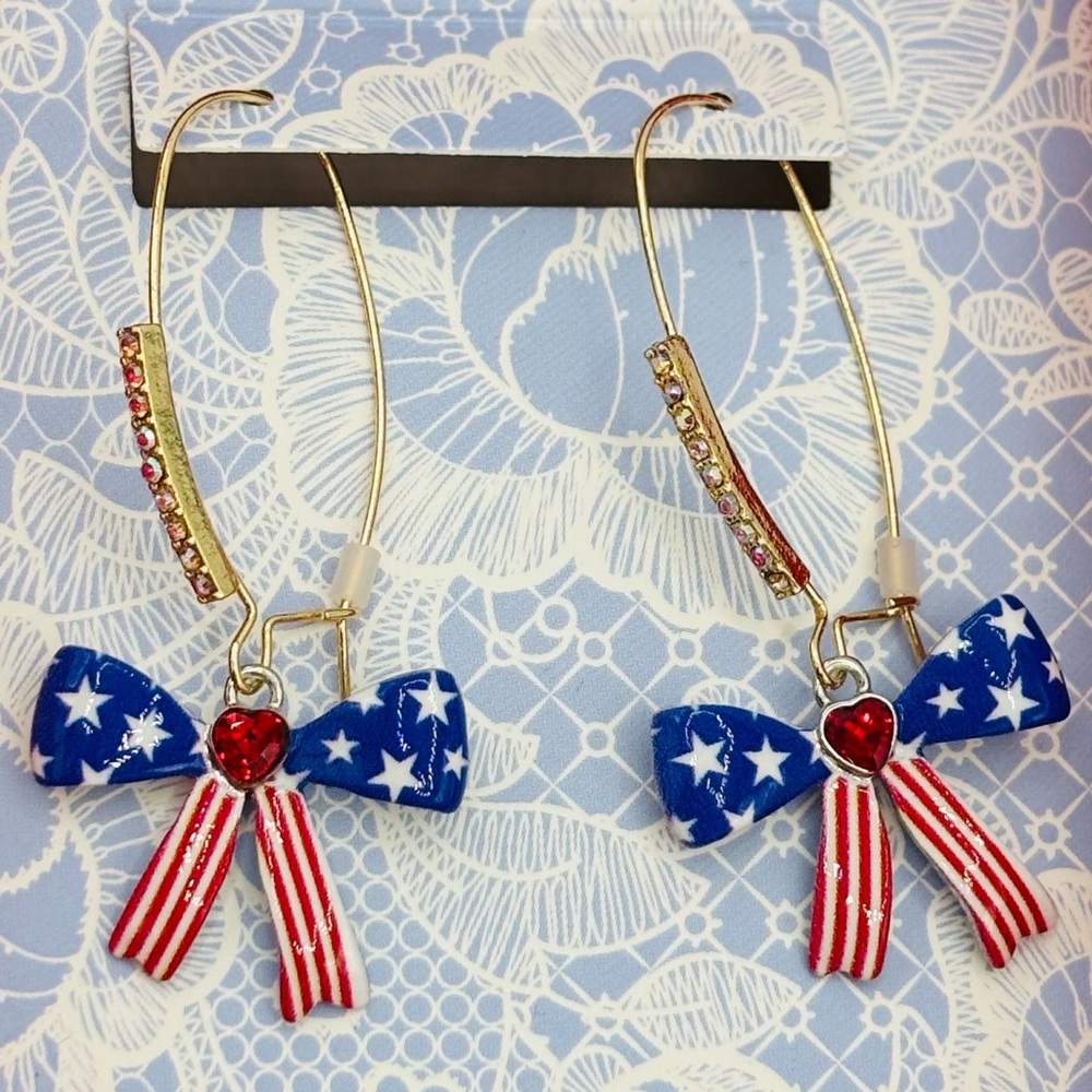 LAST ONE! Betsey Johnson Americana Bow Earrings - Picture 6 of 11